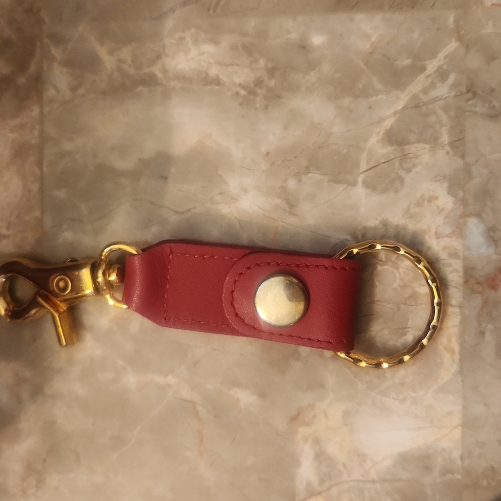 Coach Vintage Elegant Red Shoulder Bag & Keychain - Picture 2 of 12